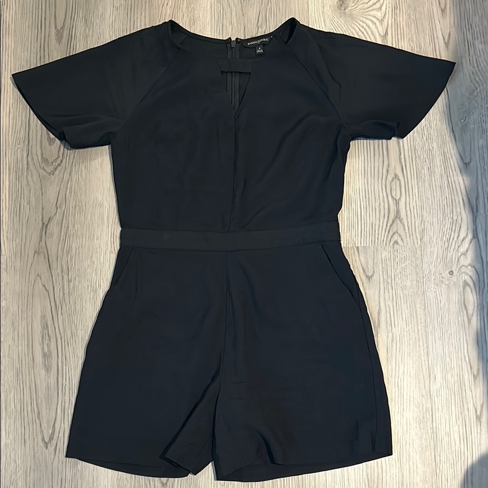 Banana Republic Black Keyhole Romper Size 4